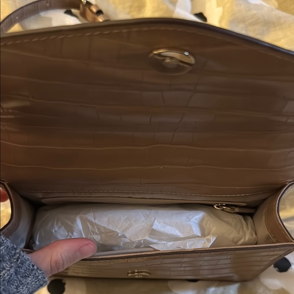 DKNY Beige Croc-Embossed Crossbody Bag - Picture 5 of 6